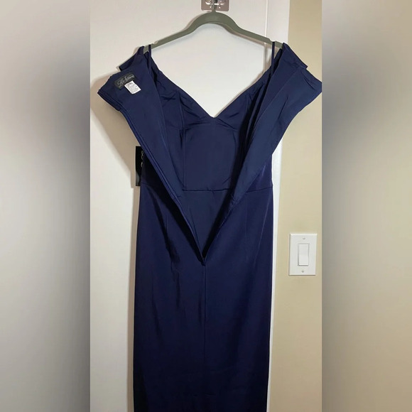 NWT Surplice Off the Shoulder Column Gown Navy Size 2 - Picture 6 of 9